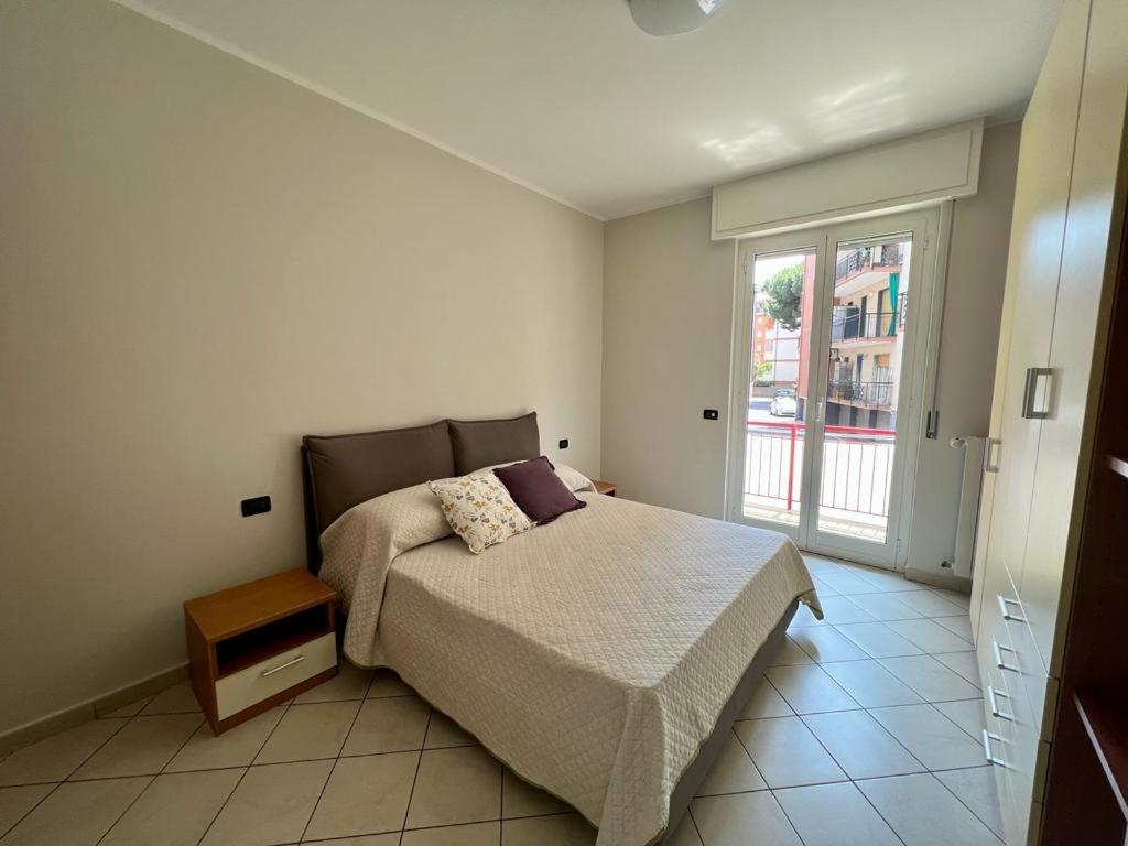 De Amicis Apartment Pietra Ligure Bagian luar foto